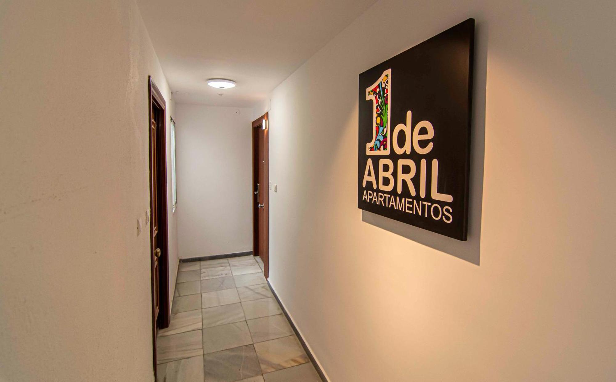 Apartamentos 1 Abril Málaga Exterior foto